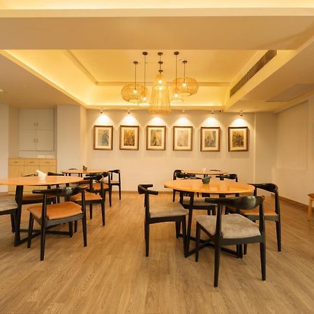 Bloom Hotel - Sector 62 Noida Esterno foto