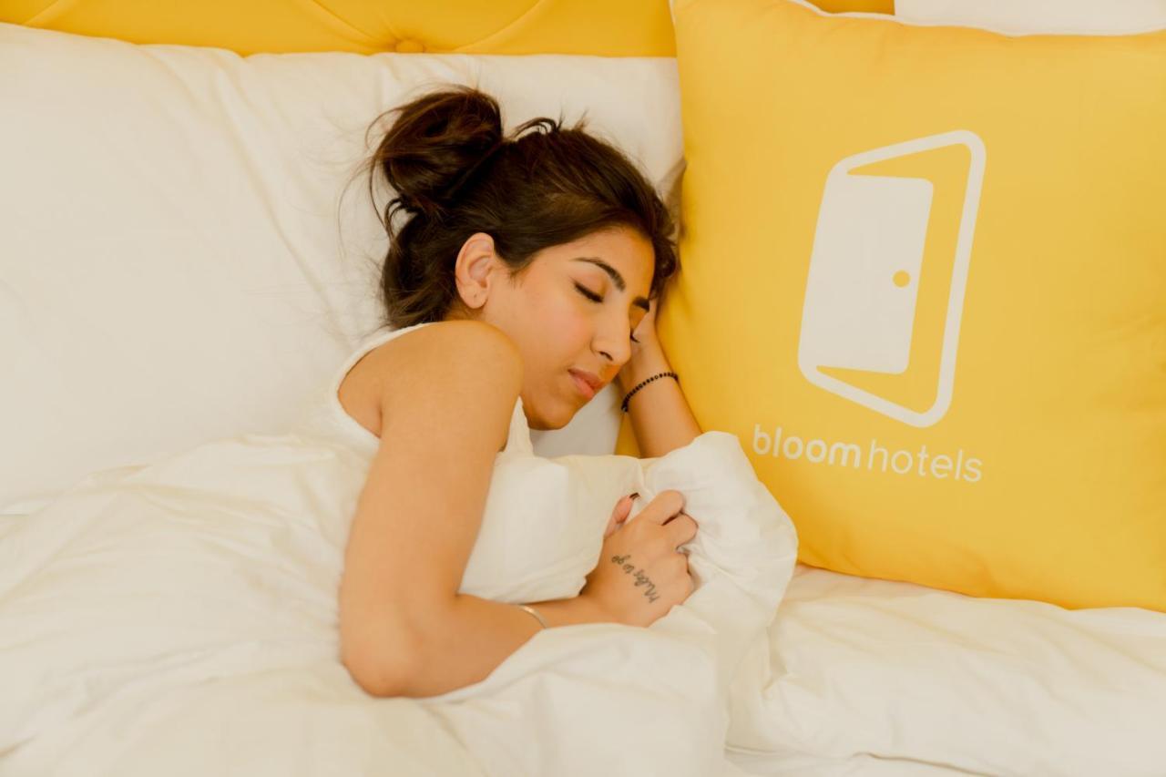 Bloom Hotel - Sector 62 Noida Esterno foto