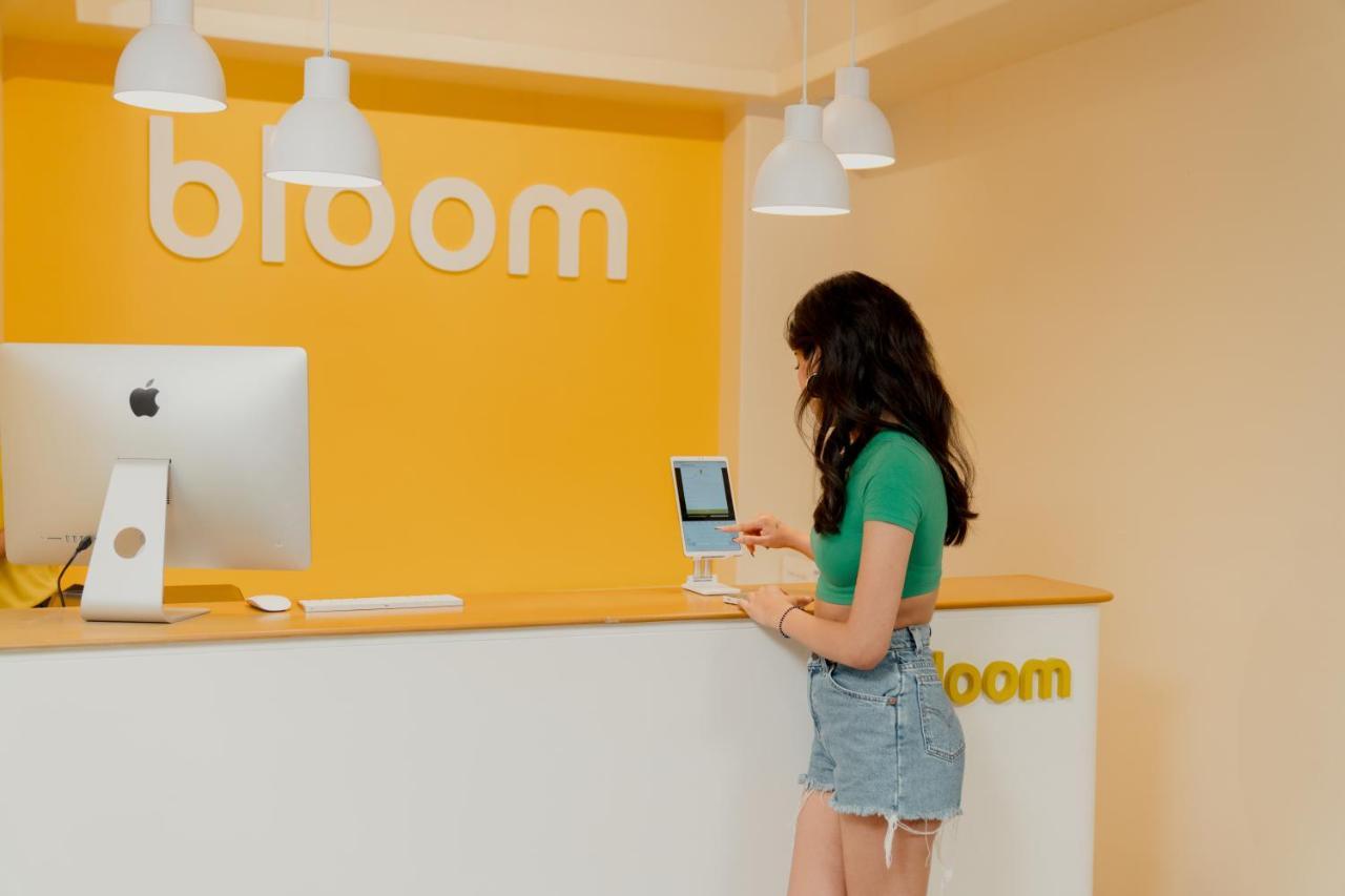 Bloom Hotel - Sector 62 Noida Esterno foto
